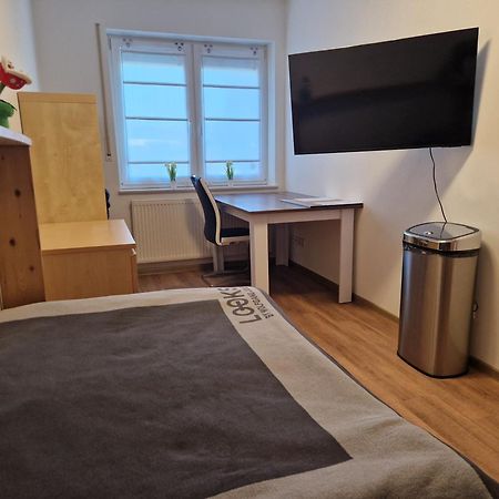Einzelzimmer In Ruhiger Lage --- Check-In Mit Schluesselkasten مبن المظهر الخارجي الصورة