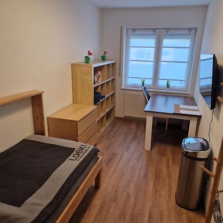 Einzelzimmer In Ruhiger Lage --- Check-In Mit Schluesselkasten مبن المظهر الخارجي الصورة